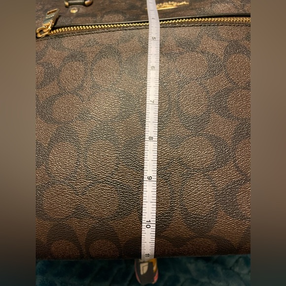 Excellent used condition coach gallery tote - Picture 8 of 13